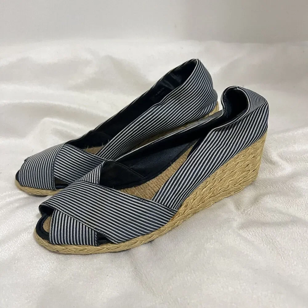 Lauren Ralph Lauren  Cecilia Espadrille Wedge Sandals Size 7.5 Blue White Stripe
